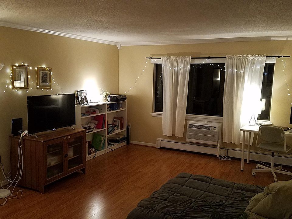 2nd image of 12 Hallmark Gdns APT 6