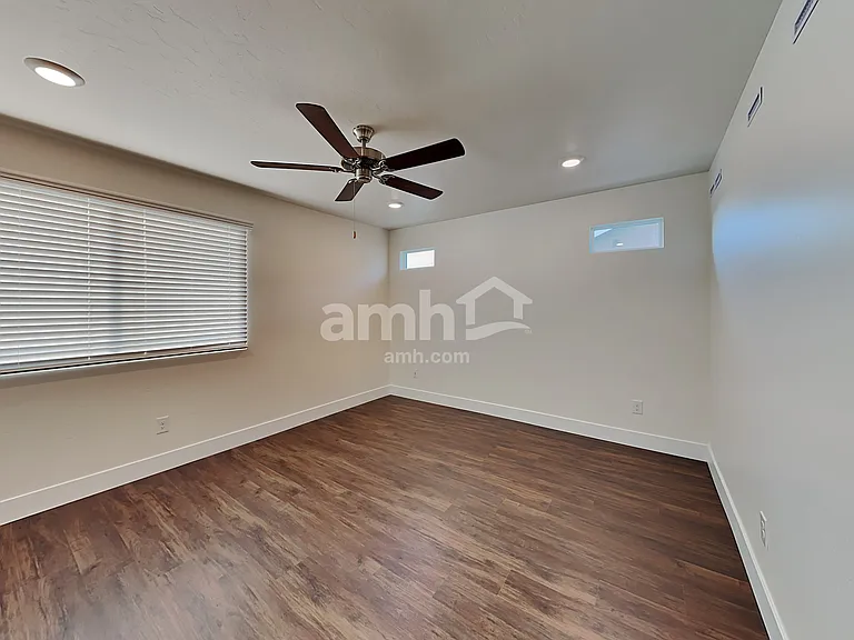 936 Moorside Ave — Photo 8