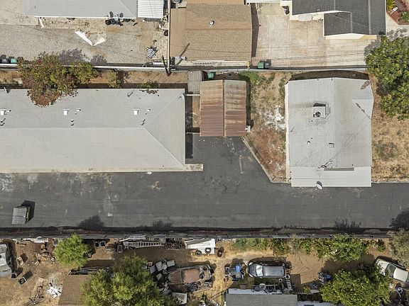 5th image of 21893 Cottonwood Ave