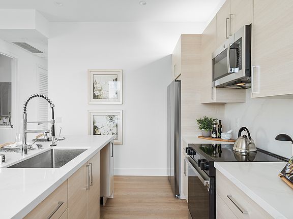 5th image of 1722 Burton St #26-1