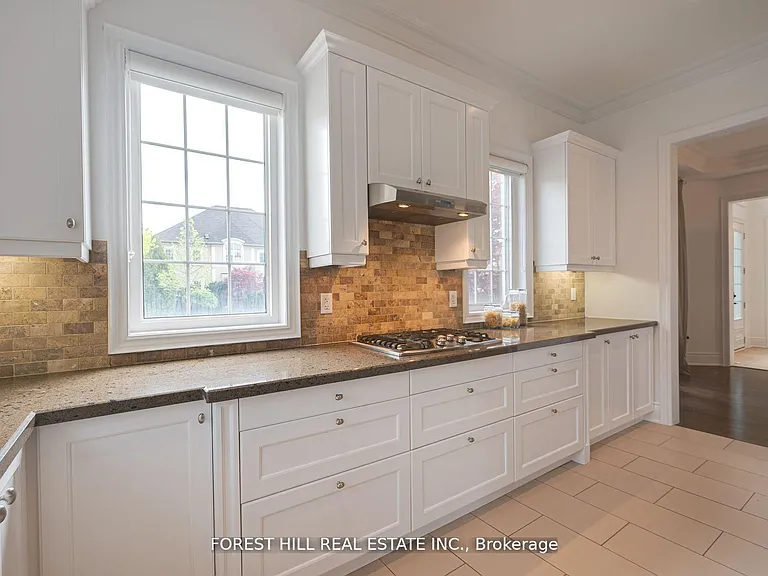 101 Glenheron Cres — Photo 15