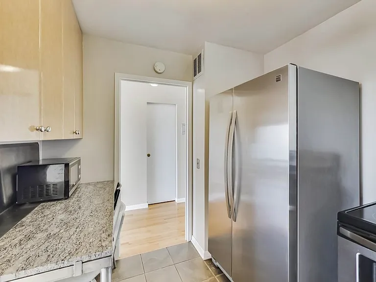 5445 N Sheridan Rd #1706 — Photo 9