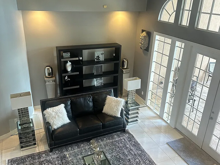 212 Silverado Dr — Photo 15