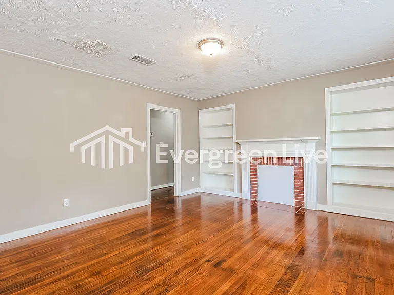 4540 Meadowridge Dr — Photo 4