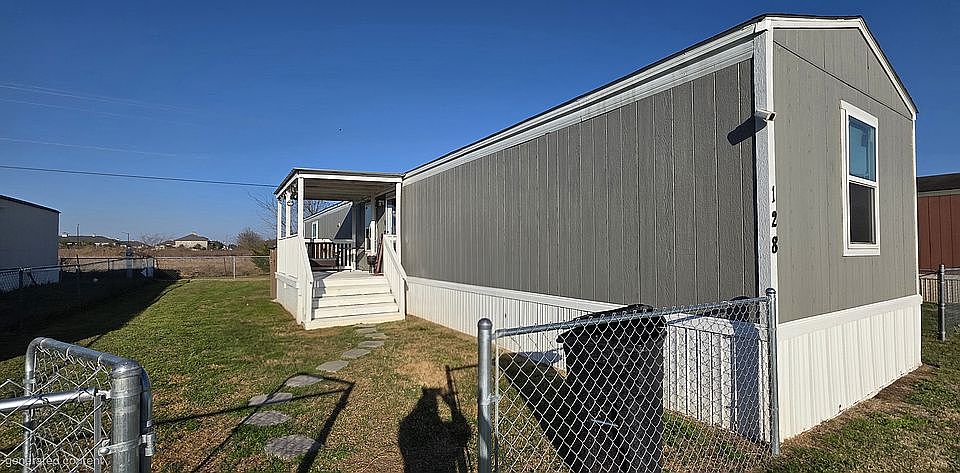 1st image of 128 Oak Run