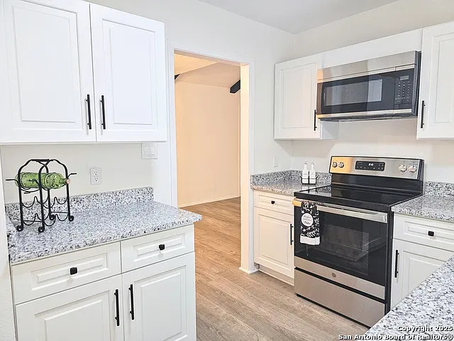3 bed, 2.0 bath, 1296 sqft, $1,700 — Photo 3