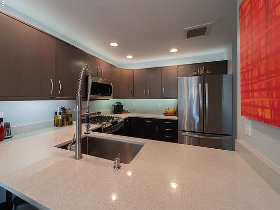 5th image of 400 W 8th St Unit 224