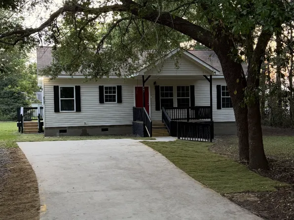 407 Cloverdale Dr, Thomasville, GA 31792
