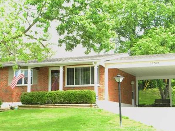 10702 Antrill Dr, Saint Louis, MO 63123