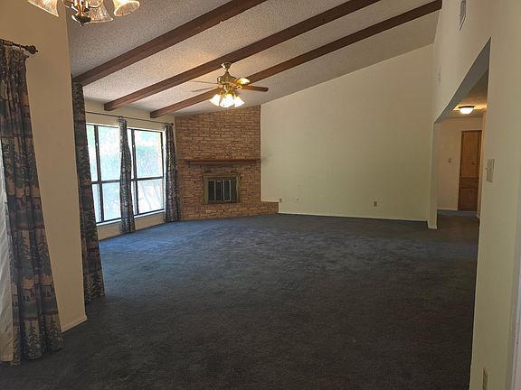 5th image of 109 Pine Cone Ln