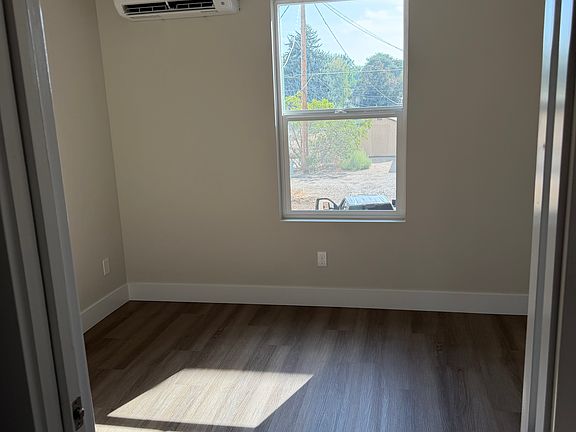 5th image of 19 S Main St APT 21-1