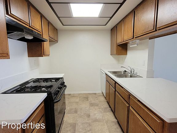 5th image of 1865 Plaza Del Amo APT 6