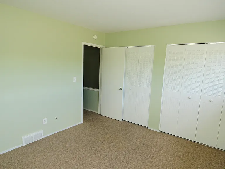 684 Peninsula Ct — Photo 27