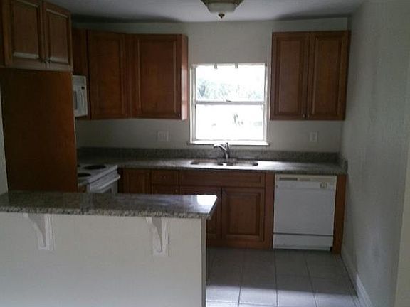2nd image of 5218 Montague Pl