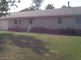 313 6th St NE, Watford City, ND 58854