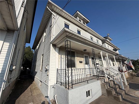 2nd image of 1627 Riegel St