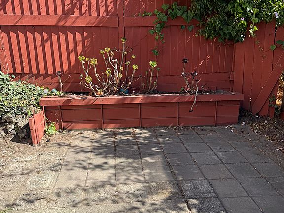 2nd image of 1456 1/2 Hopkins St