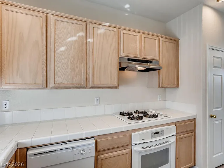 6178 Arbor Valley Ave — Photo 10