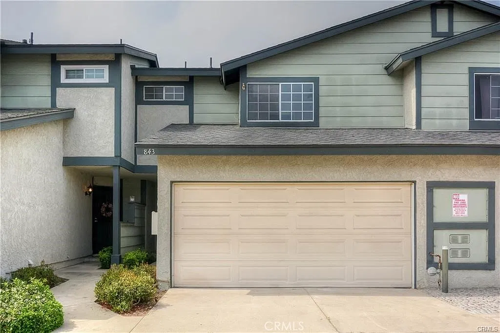 3 bed, 2.5 bath, 1201 sqft, $2,800 — Photo 1