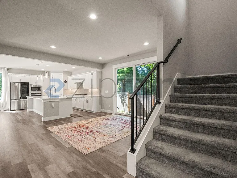 16547 8th Ave NE #A — Photo 4