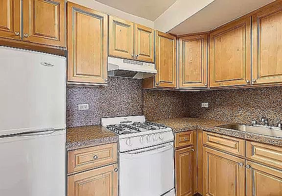 2nd image of 8740 25th Ave #4S
