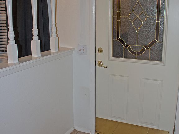 3rd image of 10156 Dunbarton Dr