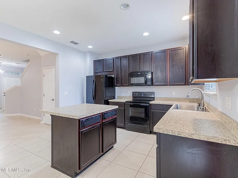 607 Reese Ave — Photo 11