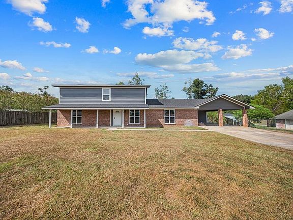 2nd image of 31 Chestnut Cir