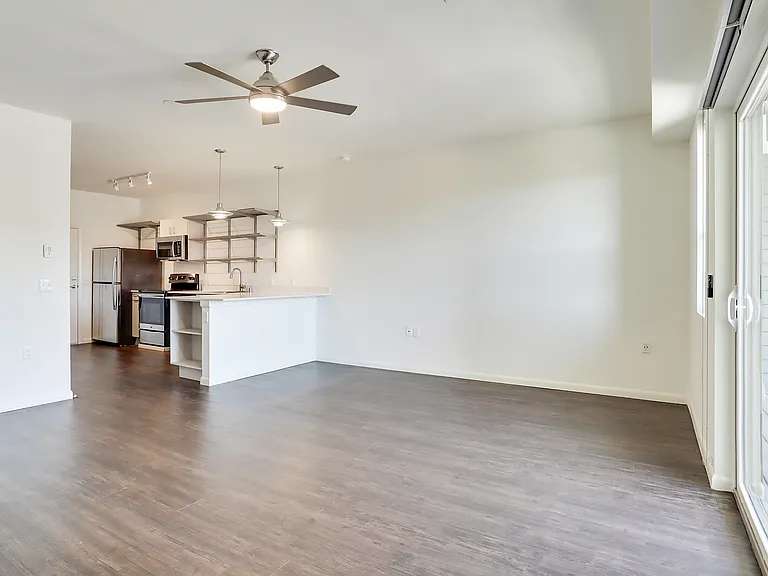315 pictured, 115 has same floorplan, fixtures, and finishes, see Chile Line tours for measurements
