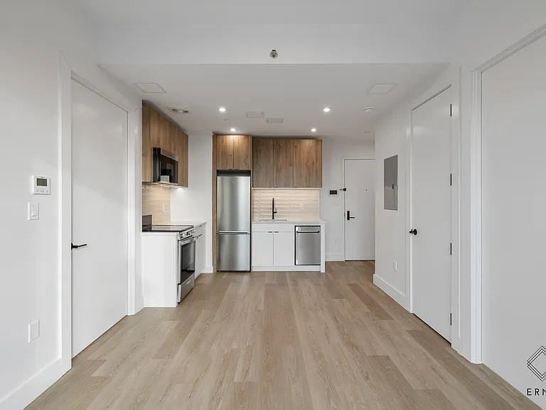 80 Linden Blvd #8R — Photo 1
