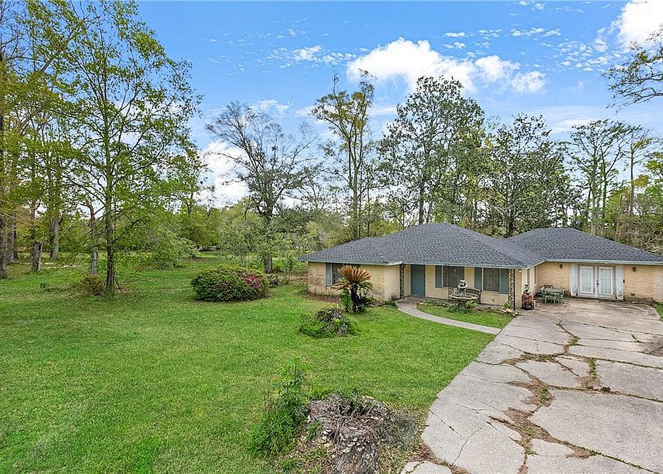 1st image of 105 Chinchuba Gardens Dr