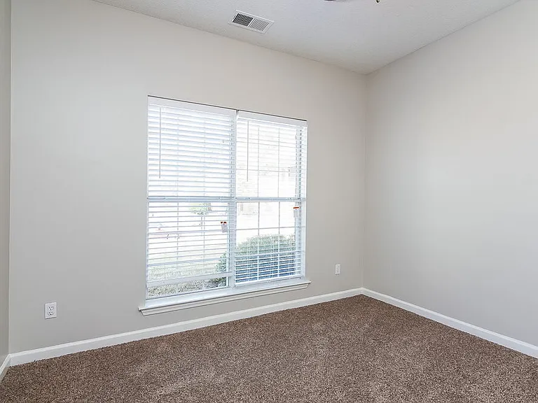 5820 Lillian Bend Dr — Photo 10