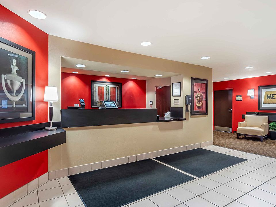 Lobby and Guest Check-in