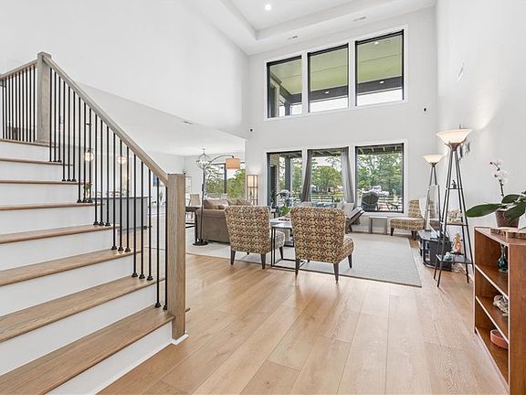 3rd image of 1539 McCullough Ln