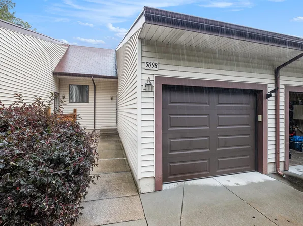 5098 Waterside Dr, Hudsonville, MI 49426