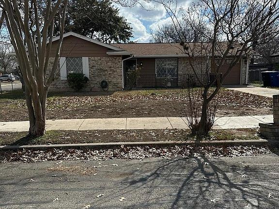 2nd image of 102 MEADOW GLADE DR