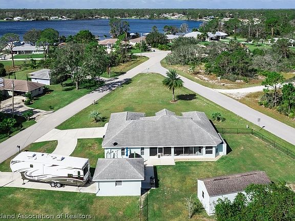 4th image of 3049 Jacaranda Ave