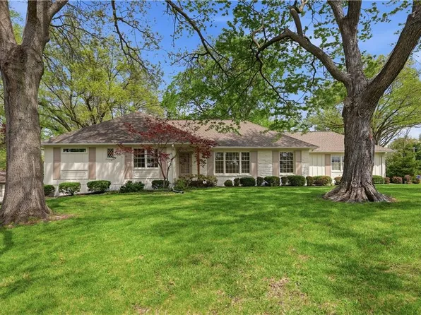 9827 Delmar St, Overland Park, KS 66207