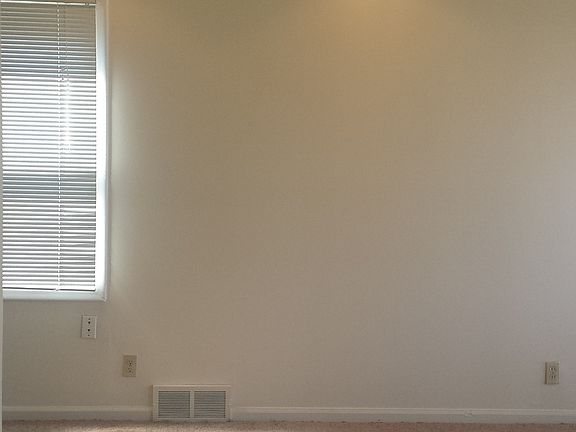3rd image of 28920 Hollywood St