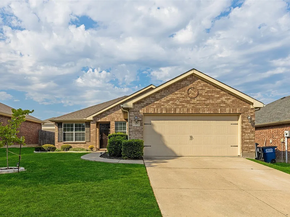 325 Crosscreek Dr