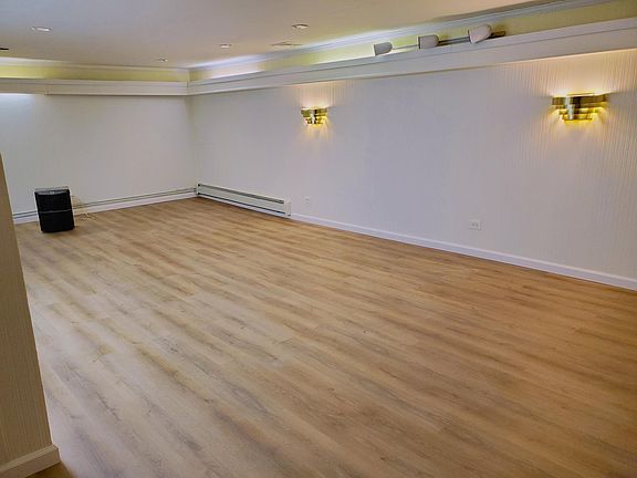 5th image of 25311 Brattle Ave