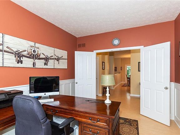 3rd image of 15427 Alexandria Ct