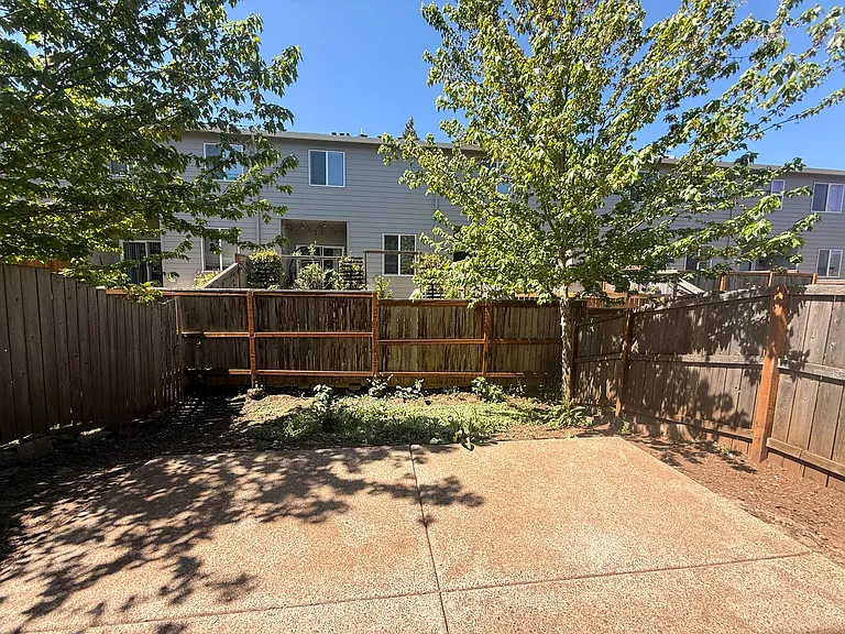 5711 Honey Bee St S — Photo 32