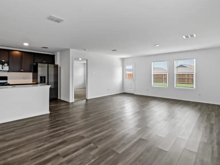 518 Olmstead Dr — Photo 14