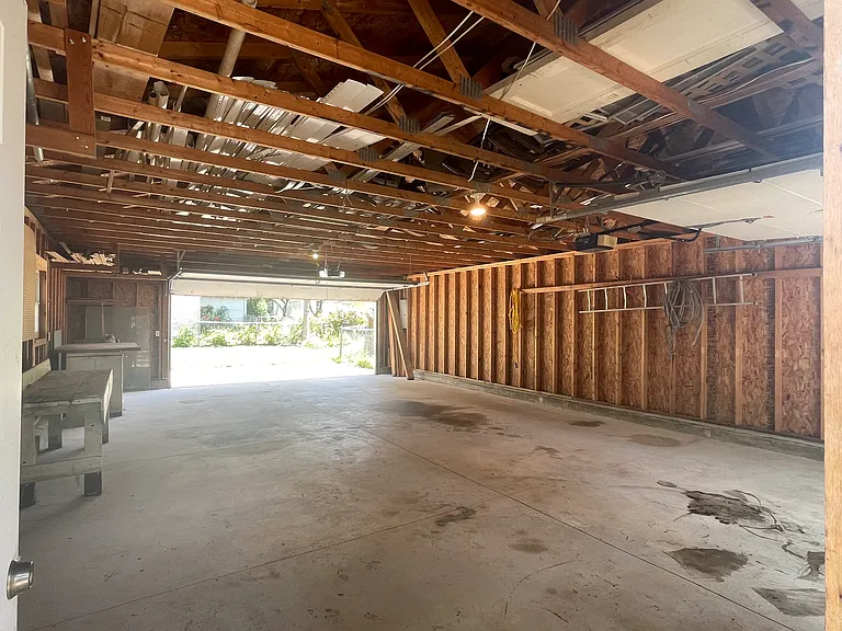1042 N Amidon Ave — Photo 31