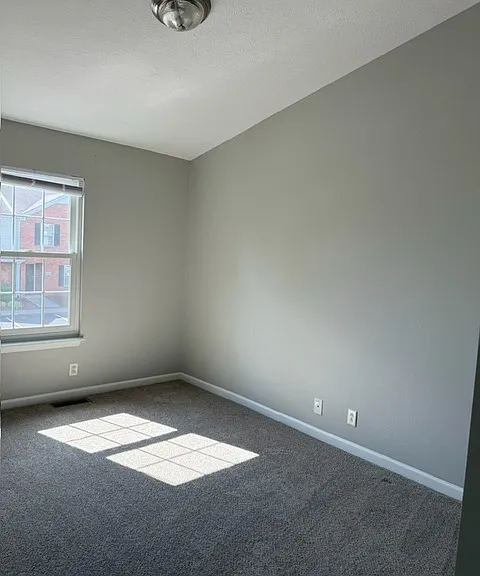 1026 Wolves Den Pl — Photo 23