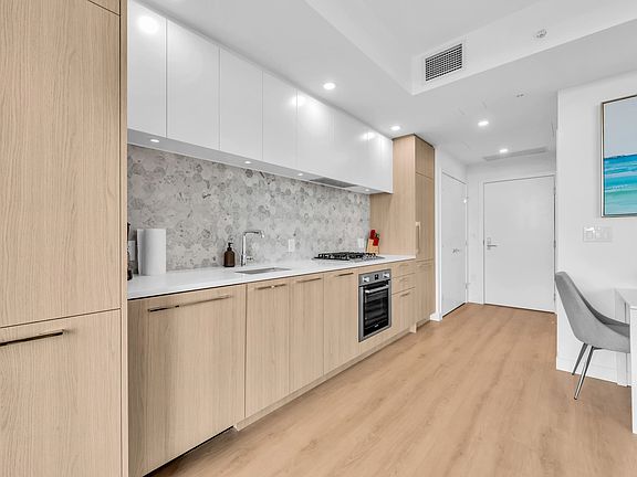 4th image of 2425 Alpha Ave #1803