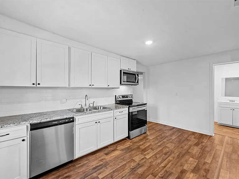 105 Short St — Photo 13