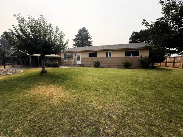 202 Jackson St, Grandview, WA 98930