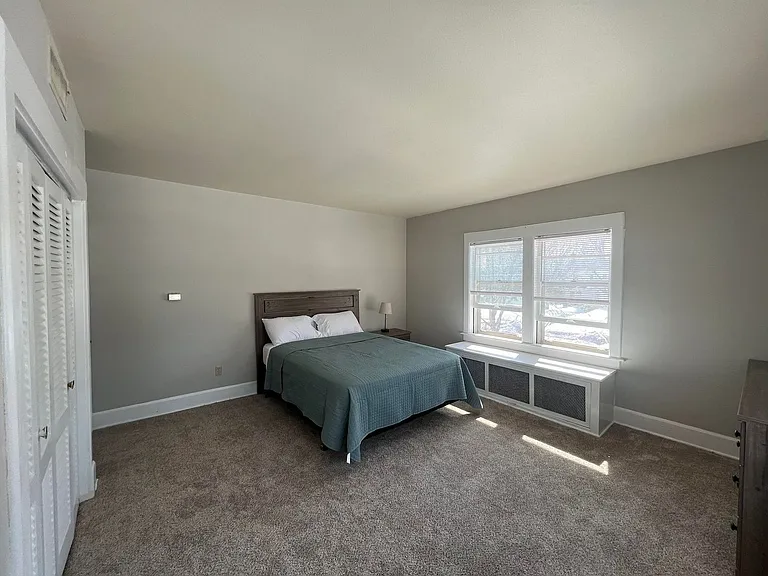 600 E 21st St #4 — Photo 6